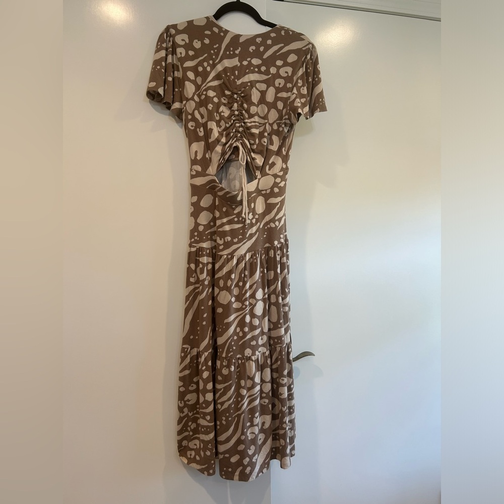 Cabi Swoon Dress Tan Cream Faux Wrap Fit & Flare Tiered Skirt Style #6147 Size S - Picture 6 of 9